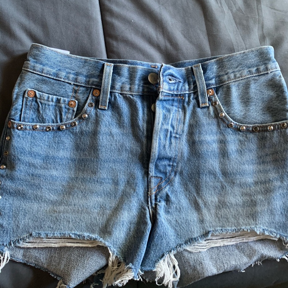 Levi’s women’s jean shorts waist size 25